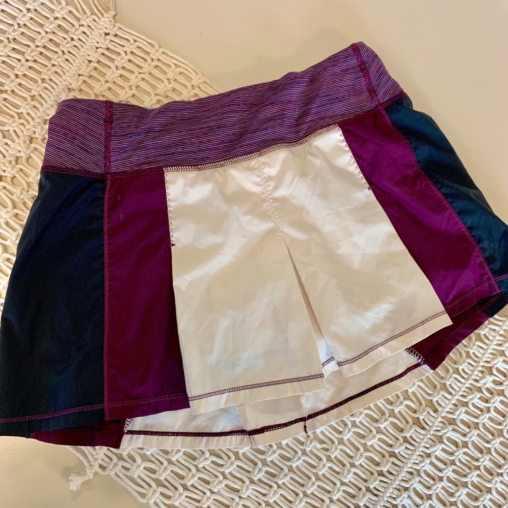 LuluLemon Workout/Athleisure Skort - White/maroon